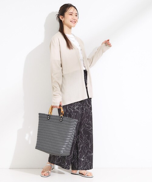 SHOO・LA・RUE(シューラルー)の「【S-LL/ひんやり/UV】手の甲まで隠れる トッパーカーディガン(カーディガン/ボレロ・レディース・ホワイト/ブラック/ライトオレンジ系/ナチュラル・01/02/03/04)」の10枚目の写真