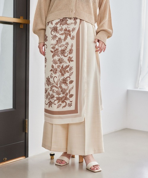 Andemiu（アンデミュウ）の「【オリジナル柄】エスニックフラワースカーフ582168（バンダナ/スカーフ・レディース・ブラウン/アイボリー/オレンジ/ネイビー/グレー・FREE）」の7枚目の写真