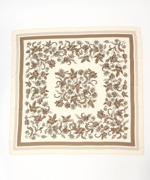 Andemiu（アンデミュウ）の「【オリジナル柄】エスニックフラワースカーフ582168（バンダナ/スカーフ・レディース・ブラウン/アイボリー/オレンジ/ネイビー/グレー・FREE）」の10枚目の写真