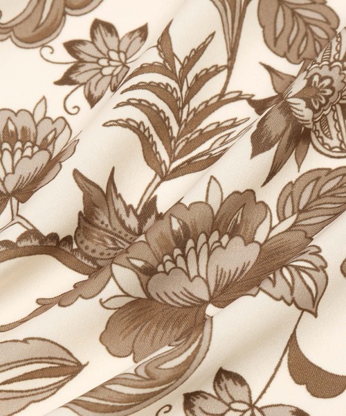 Andemiu（アンデミュウ）の「【オリジナル柄】エスニックフラワースカーフ582168（バンダナ/スカーフ・レディース・ブラウン/アイボリー/オレンジ/ネイビー/グレー・FREE）」の14枚目の写真