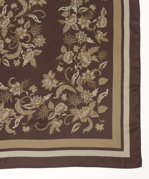 Andemiu（アンデミュウ）の「【オリジナル柄】エスニックフラワースカーフ582168（バンダナ/スカーフ・レディース・ブラウン/アイボリー/オレンジ/ネイビー/グレー・FREE）」の19枚目の写真