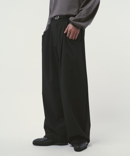 Lui's(ルイス)ブラック クロップド ハカマ スラックス M Lui's（ルイス）の「クロップド袴パンツ（スラックス）」 - WEAR