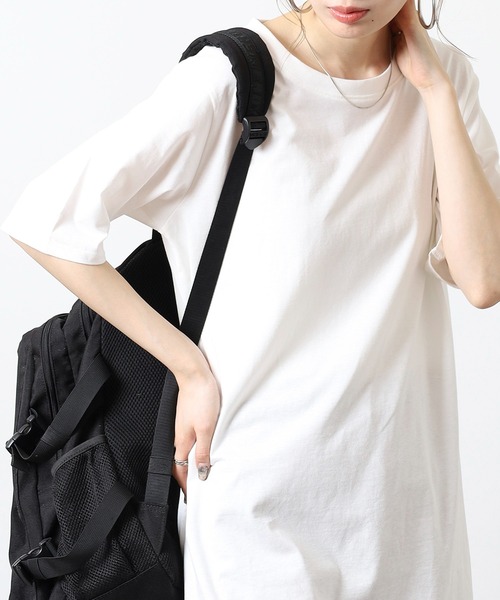 atONE（アットワン）の「５分袖サイドスリットロングTシャツ（Tシャツ/カットソー・レディース・カーキ/オフホワイト/ブラック/モカ/グレイッシュベージュ・F）」の2枚目の写真