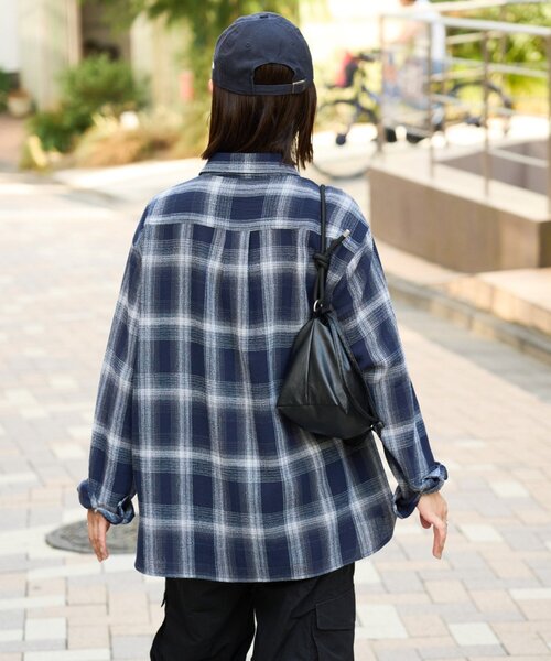 CIAOPANIC TYPY(チャオパニックティピー)の「【ユニセックス】カラミオリオンブレチェックシャツ(シャツ/ブラウス・メンズ・ブルー/ホワイト/ネイビー・MEDIUM/LARGE)」の19枚目の写真