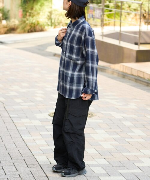 CIAOPANIC TYPY(チャオパニックティピー)の「【ユニセックス】カラミオリオンブレチェックシャツ(シャツ/ブラウス・メンズ・ブルー/ホワイト/ネイビー・MEDIUM/LARGE)」の22枚目の写真