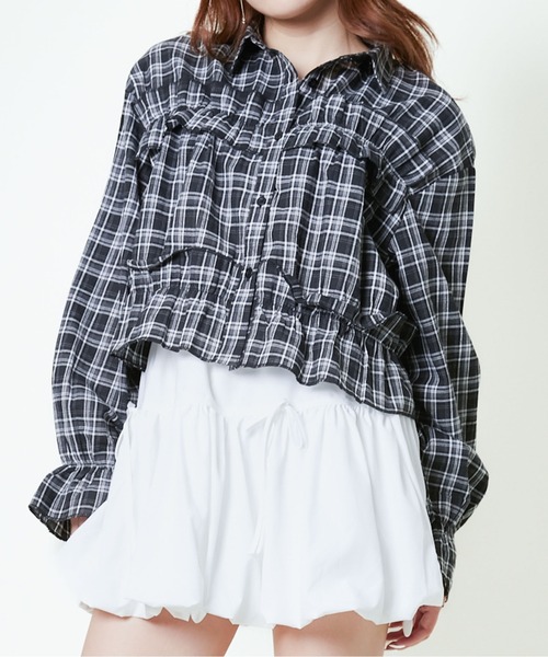 GORGE(ゴージ)の「《ギャザー×クロップド丈》レディース チェックシャツ フリル 長袖 春秋冬(シャツ/ブラウス・レディース・ブラック/レッド/ブラウン・F)」の2枚目の写真