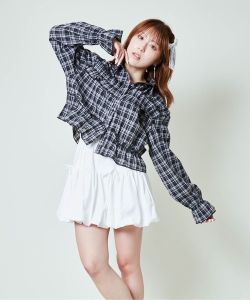 GORGE(ゴージ)の「《ギャザー×クロップド丈》レディース チェックシャツ フリル 長袖 春秋冬(シャツ/ブラウス・レディース・ブラック/レッド/ブラウン・F)」の8枚目の写真