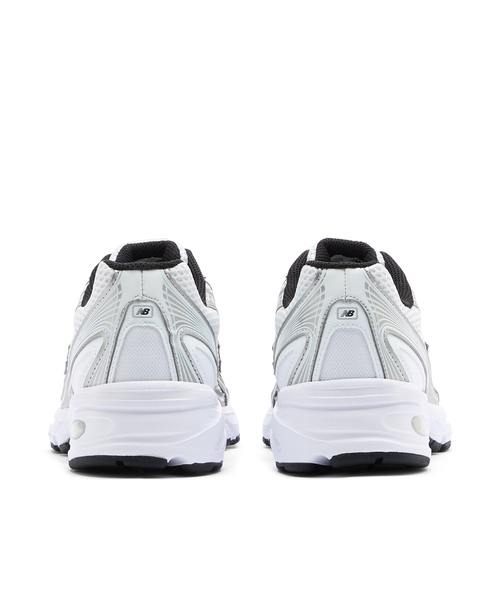 Spick & Span（スピックアンドスパン）の「NEW BALANCE / ニューバランス U740（スニーカー・レディース・グレー/チャコールグレー・25cm/24cm/23cm）」の3枚目の写真