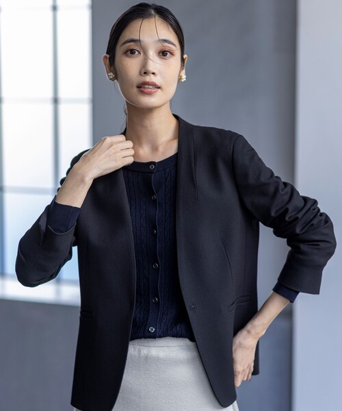 ANY SIS(エニィスィス)の「ビューティサーモ2WAYストレッチ ノーカラージャケット(ノーカラージャケット・レディース・ブラック系/ベージュ系/ネイビー系・X-SMALL)」の2枚目の写真