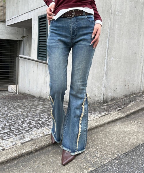 3.3 Field Trip (3.3フィールドトリップ)の「3.3 Field Trip/フリンジヘムフレアデニム(デニムパンツ・レディース・ブルー/ブラック・SMALL/MEDIUM)」の1枚目の写真