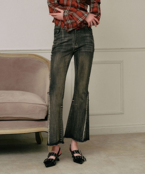 3.3 Field Trip (3.3フィールドトリップ)の「3.3 Field Trip/フリンジヘムフレアデニム(デニムパンツ・レディース・ブルー/ブラック・SMALL/MEDIUM)」の5枚目の写真