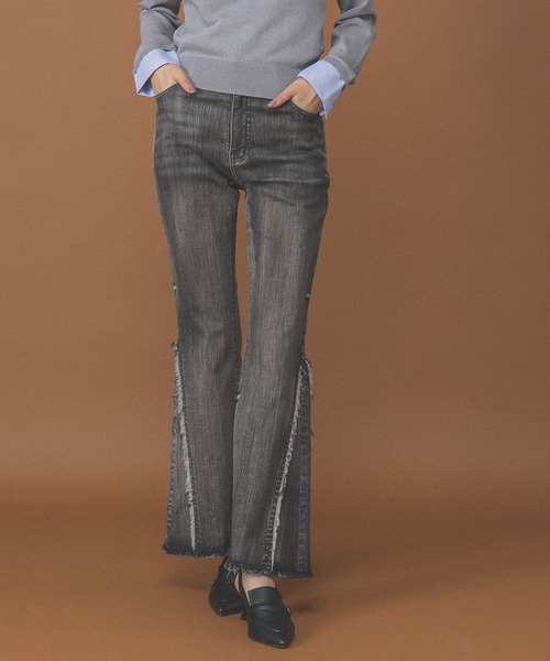 3.3 Field Trip (3.3フィールドトリップ)の「3.3 Field Trip/フリンジヘムフレアデニム(デニムパンツ・レディース・ブルー/ブラック・SMALL/MEDIUM)」の12枚目の写真
