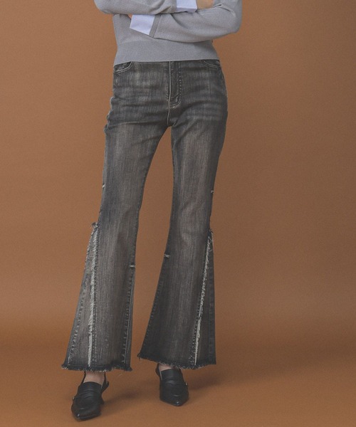 3.3 Field Trip (3.3フィールドトリップ)の「3.3 Field Trip/フリンジヘムフレアデニム(デニムパンツ・レディース・ブルー/ブラック・SMALL/MEDIUM)」の13枚目の写真