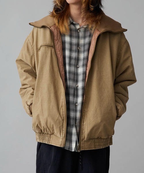 Theater code(シアターコード)の「Rib-Knit High-Neck Full-Zip Cotton Quilted Jacket / リブ編みハイネック フルジップコットン 中綿ブルゾン 秋 秋服メンズ 2026年秋冬 冬服(ブルゾン・メンズ・ベージュ/オリーブ・M/L)」の2枚目の写真