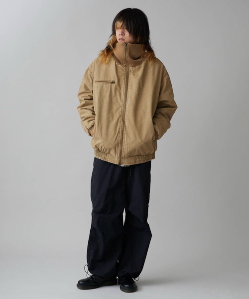 Theater code(シアターコード)の「Rib-Knit High-Neck Full-Zip Cotton Quilted Jacket / リブ編みハイネック フルジップコットン 中綿ブルゾン 秋 秋服メンズ 2026年秋冬 冬服(ブルゾン・メンズ・ベージュ/オリーブ・M/L)」の5枚目の写真