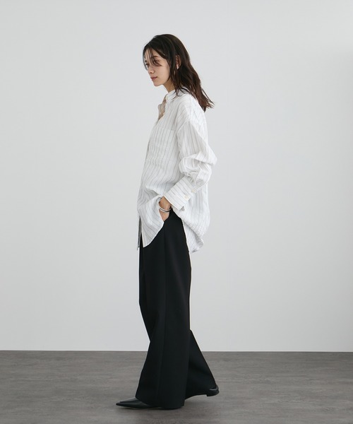 SALON adam et rope'（サロン アダム エ ロペ）の「ストレッチセミフレアスタイルアップパンツ / セットアップ対応（スラックス・レディース・ブラック/オフホワイト/ベージュ系その他・S/M）」の5枚目の写真