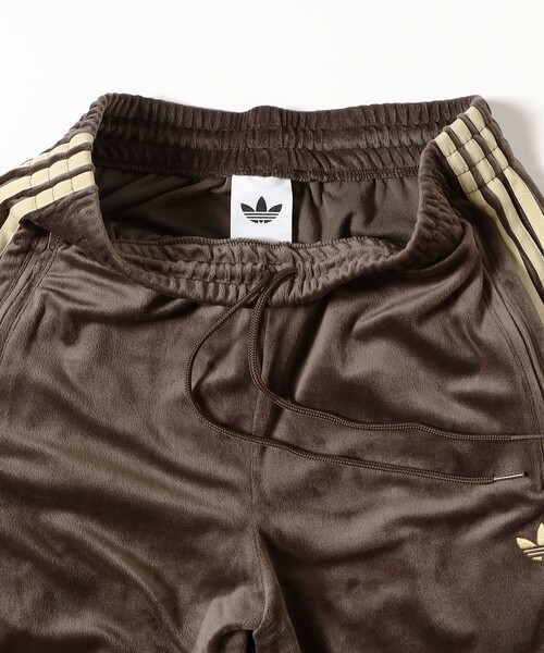 adidas(アディダス)の「adidas / FB TP ベロア トラックパンツ(その他パンツ・メンズ・グレー系その他/ダークブラウン・LARGE/X-LARGE/SMALL/MEDIUM)」の7枚目の写真