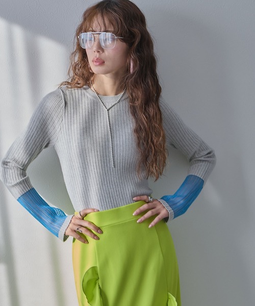 bohmal(ボマール)の「フレア袖配色プルオーバーニット(ニット/セーター・レディース・チェリーピンク/コバルトブルー/イエロー/ブラウン/ライトグレー/アイボリー/ライム・FREE)」の3枚目の写真