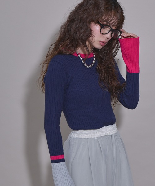 bohmal(ボマール)の「フレア袖配色プルオーバーニット(ニット/セーター・レディース・チェリーピンク/コバルトブルー/イエロー/ブラウン/ライトグレー/アイボリー/ライム・FREE)」の7枚目の写真