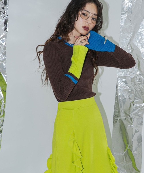 bohmal(ボマール)の「フレア袖配色プルオーバーニット(ニット/セーター・レディース・チェリーピンク/コバルトブルー/イエロー/ブラウン/ライトグレー/アイボリー/ライム・FREE)」の9枚目の写真