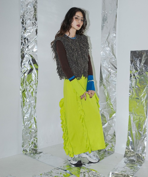 bohmal(ボマール)の「フレア袖配色プルオーバーニット(ニット/セーター・レディース・チェリーピンク/コバルトブルー/イエロー/ブラウン/ライトグレー/アイボリー/ライム・FREE)」の10枚目の写真