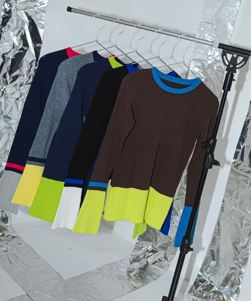 bohmal(ボマール)の「フレア袖配色プルオーバーニット(ニット/セーター・レディース・チェリーピンク/コバルトブルー/イエロー/ブラウン/ライトグレー/アイボリー/ライム・FREE)」の11枚目の写真