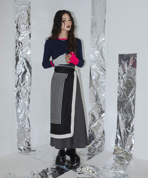 bohmal(ボマール)の「フレア袖配色プルオーバーニット(ニット/セーター・レディース・チェリーピンク/コバルトブルー/イエロー/ブラウン/ライトグレー/アイボリー/ライム・FREE)」の18枚目の写真