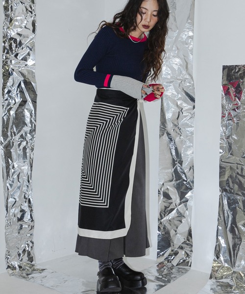 bohmal(ボマール)の「フレア袖配色プルオーバーニット(ニット/セーター・レディース・チェリーピンク/コバルトブルー/イエロー/ブラウン/ライトグレー/アイボリー/ライム・FREE)」の19枚目の写真