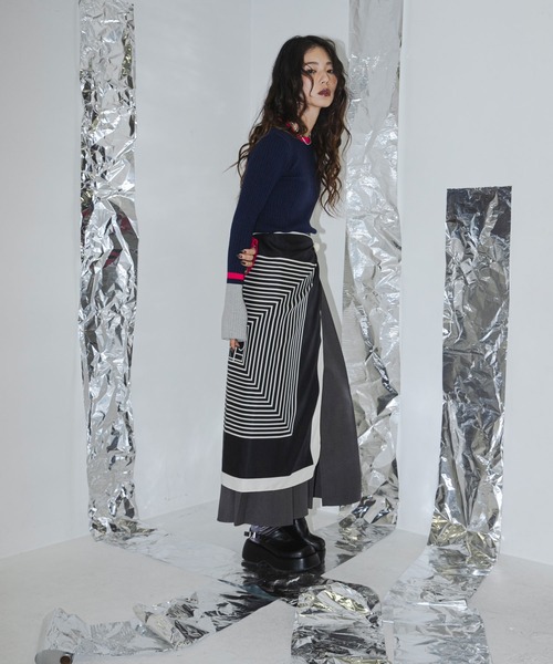 bohmal(ボマール)の「フレア袖配色プルオーバーニット(ニット/セーター・レディース・チェリーピンク/コバルトブルー/イエロー/ブラウン/ライトグレー/アイボリー/ライム・FREE)」の20枚目の写真