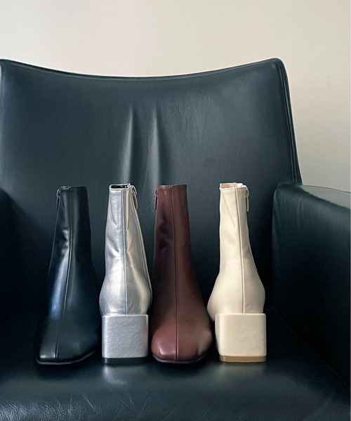 on:nue（オンニュ）の「【on:nue】[4色展開/5サイズ展開] スクエアトゥステッチショートブーツ（ブーツ・レディース・アイボリー/ブラック/シルバー/バーガンディー・23.0cm/23.5cm/24.0cm/24.5cm/25.0cm）」の8枚目の写真