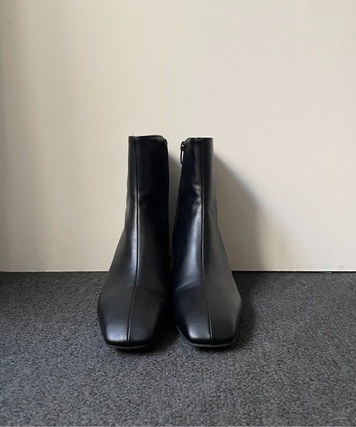 on:nue（オンニュ）の「【on:nue】[4色展開/5サイズ展開] スクエアトゥステッチショートブーツ（ブーツ・レディース・アイボリー/ブラック/シルバー/バーガンディー・23.0cm/23.5cm/24.0cm/24.5cm/25.0cm）」の15枚目の写真