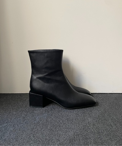 on:nue（オンニュ）の「【on:nue】[4色展開/5サイズ展開] スクエアトゥステッチショートブーツ（ブーツ・レディース・アイボリー/ブラック/シルバー/バーガンディー・23.0cm/23.5cm/24.0cm/24.5cm/25.0cm）」の16枚目の写真