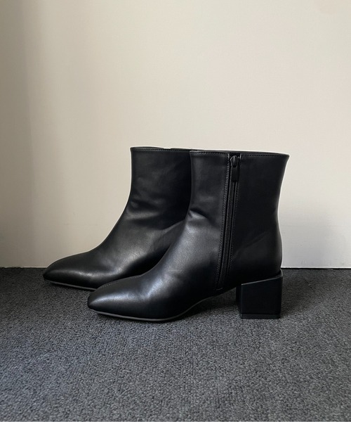 on:nue（オンニュ）の「【on:nue】[4色展開/5サイズ展開] スクエアトゥステッチショートブーツ（ブーツ・レディース・アイボリー/ブラック/シルバー/バーガンディー・23.0cm/23.5cm/24.0cm/24.5cm/25.0cm）」の18枚目の写真