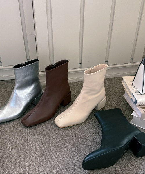 on:nue（オンニュ）の「【on:nue】[4色展開/5サイズ展開] スクエアトゥステッチショートブーツ（ブーツ・レディース・アイボリー/ブラック/シルバー/バーガンディー・23.0cm/23.5cm/24.0cm/24.5cm/25.0cm）」の10枚目の写真