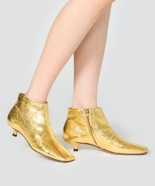 PELLICO（ペリーコ）の「NORA ショートブーツ 3.0cm GOLD（ブーツ・レディース・ゴールド・35/36/37/38/39）」の4枚目の写真