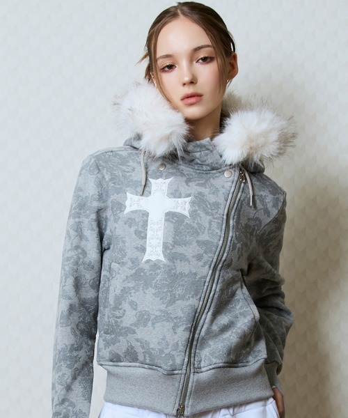 LUVISTRUE(ラヴイズトゥルー)の「GT FUR UNBALANCE HOOD ZIP UP(パーカー・レディース・ブラック/グレー/カモフラージュ・FREE)」の2枚目の写真