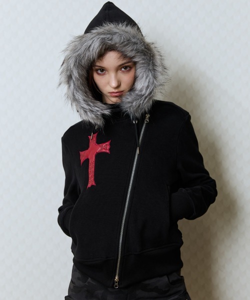 LUVISTRUE(ラヴイズトゥルー)の「GT FUR UNBALANCE HOOD ZIP UP(パーカー・レディース・ブラック/グレー/カモフラージュ・FREE)」の4枚目の写真