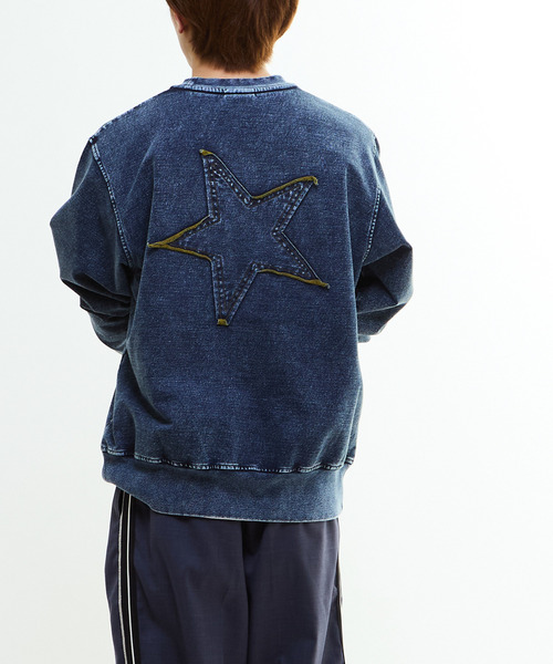 CONVERSE TOKYO（コンバーストウキョウ）の「BACK STAR★ PATCH INDIGO SWEAT（スウェット・レディース・インディゴブルー/ブラック/ライトインディゴブルー・MEDIUM/SMALL）」の4枚目の写真