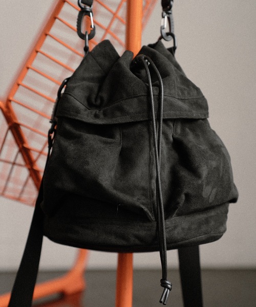 cii（シー）の「KINCHAKU SHOULDER BAG / スエード巾着ショルダーバッグ（ショルダーバッグ・メンズ・ブラック・FREE）」の8枚目の写真