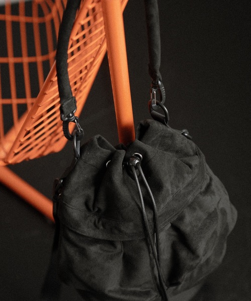 cii（シー）の「KINCHAKU SHOULDER BAG / スエード巾着ショルダーバッグ（ショルダーバッグ・メンズ・ブラック・FREE）」の9枚目の写真