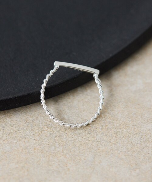 ear PAPILLONNER（イアパピヨネ）の「《スターリングシルバー使用》スリムバーリング（リング・レディース・シルバー系その他4・13）」の2枚目の写真