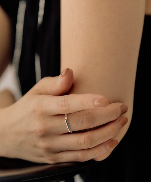 ear PAPILLONNER（イアパピヨネ）の「《スターリングシルバー使用》スリムバーリング（リング・レディース・シルバー系その他4・13）」の8枚目の写真
