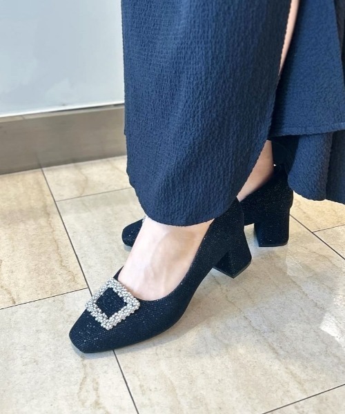 REZOY(リゾイ)の「【25AW新作】【REZOY】ビジューバックルスクエアトゥパンプス(パンプス・レディース・ブラック・22cm/22.5cm/23cm/23.5cm/24cm/24.5cm)」の7枚目の写真