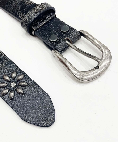 MK MICHEL KLEIN HOMME （エムケーミッシェルクランオム）の「クラックヴィンテージ スタッズベルト（ベルト・レディース・グレー/チャコールグレー・ONESIZE）」の4枚目の写真