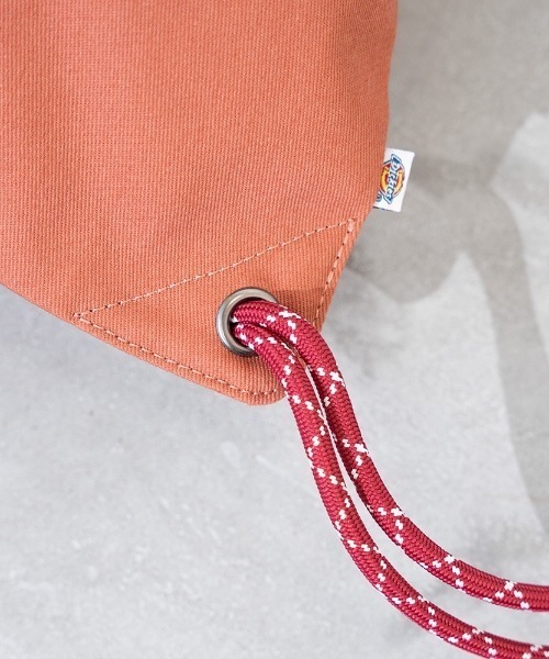 Dickies(ディッキーズ)の「Dickies/ディッキーズ ナップサック TWILL NAPSACK GORO NAKATSUGAWA(min-nano)ディレクションモデル 81228900(エコバッグ/サブバッグ・メンズ・ベージュ系その他/杢グレー/レッド・FREE)」の8枚目の写真