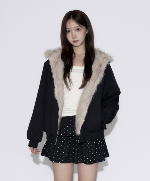 tinkerend(ティンカーエンド)の「Reversible Fur Blouson Hoodie / リバーシブルファーブルゾンパーカー 2WAY(ブルゾン・レディース・ブラック・FREE)」の7枚目の写真