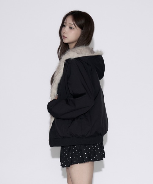 tinkerend(ティンカーエンド)の「Reversible Fur Blouson Hoodie / リバーシブルファーブルゾンパーカー 2WAY(ブルゾン・レディース・ブラック・FREE)」の2枚目の写真