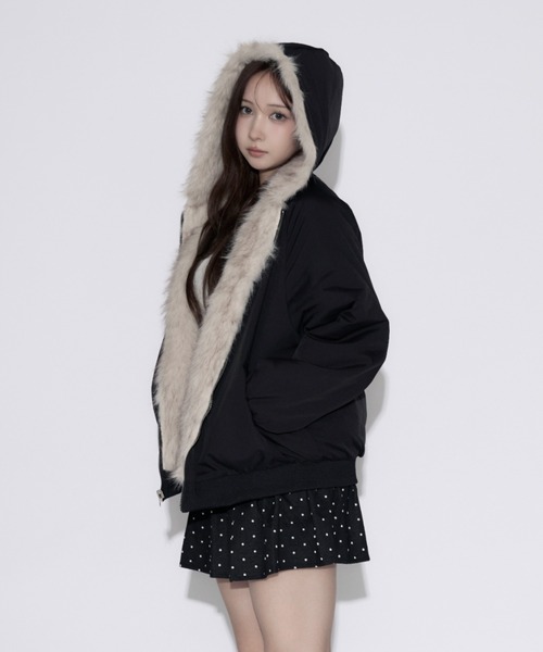 tinkerend(ティンカーエンド)の「Reversible Fur Blouson Hoodie / リバーシブルファーブルゾンパーカー 2WAY(ブルゾン・レディース・ブラック・FREE)」の5枚目の写真