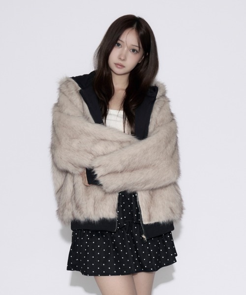 tinkerend(ティンカーエンド)の「Reversible Fur Blouson Hoodie / リバーシブルファーブルゾンパーカー 2WAY(ブルゾン・レディース・ブラック・FREE)」の21枚目の写真
