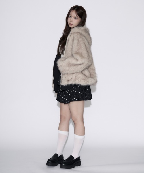 tinkerend(ティンカーエンド)の「Reversible Fur Blouson Hoodie / リバーシブルファーブルゾンパーカー 2WAY(ブルゾン・レディース・ブラック・FREE)」の15枚目の写真